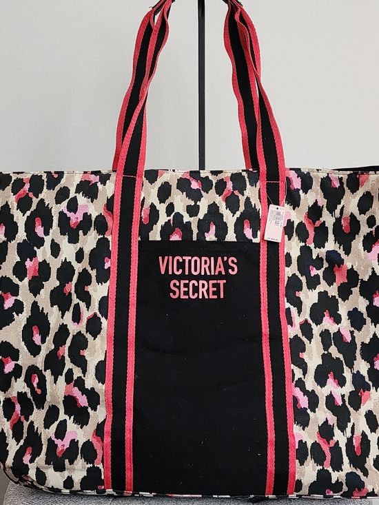 Victoria's Secret Handbags - Victoria's Secret Pink Leopard Canvas Tote Bag Msrp $68 NWT